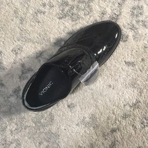 Vionic Women’s patent oxfords